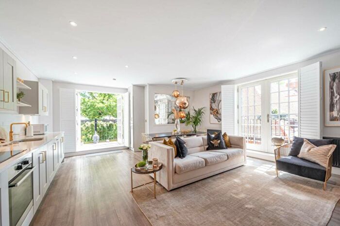 2 Bedroom Flat To Rent In Collison Avenue, High Barnet, Barnet, EN5