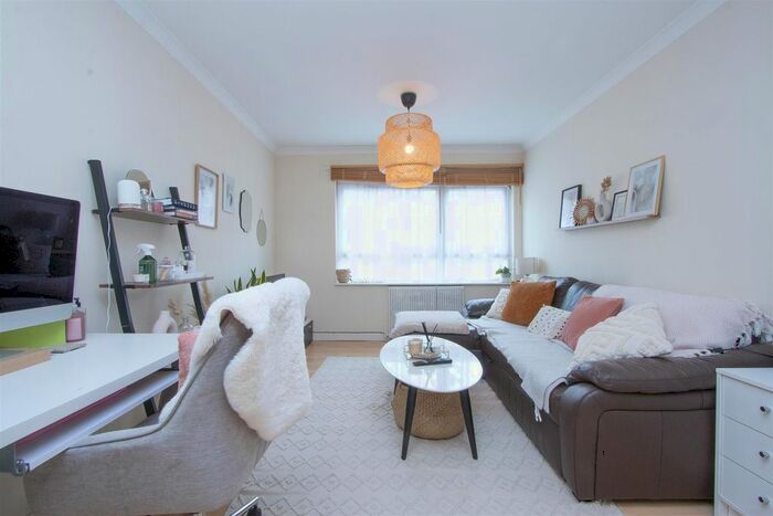 1 Bedroom Flat To Rent In Nantes Close, London, SW18