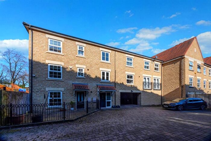2 Bedroom Flat For Sale In Bluecoat Rise, Sheffield, S11