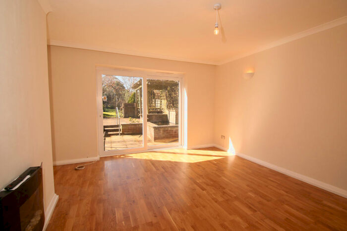 2 Bedroom Flat To Rent In Bromley, BR2