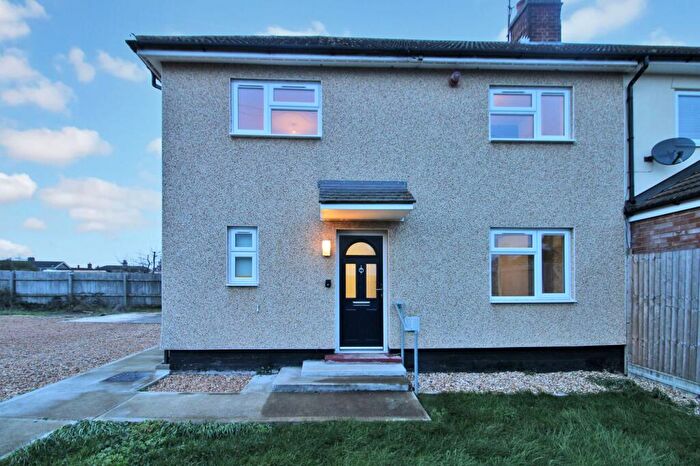 3 Bedroom Semi Detached House For Sale In House Lane, Arlesey, SG15