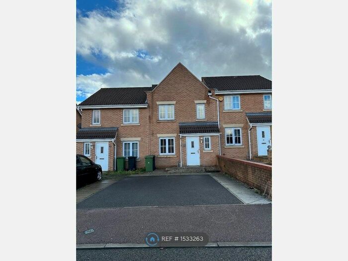 3 Bedroom Terraced House To Rent In Alken Close, Wellingborough, NN8
