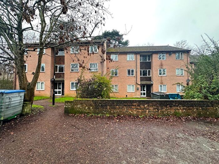 2 Bedroom Flat To Rent In The Oaks, Southampton, Hampshire, SO19