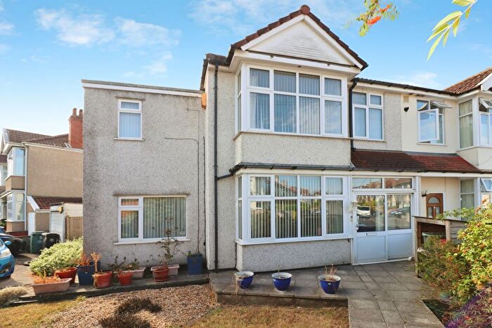 6 Bedroom Semi Detached House For Sale In Reynolds Walk, Bristol, Avon, BS7