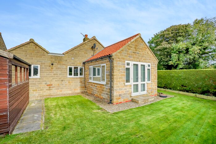 3 Bedroom Bungalow For Sale In Beechfield, Whitby, YO22