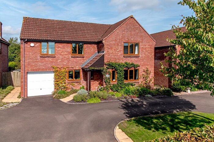 4 Bedroom Detached House For Sale In Butts Way, Taunton, TA4