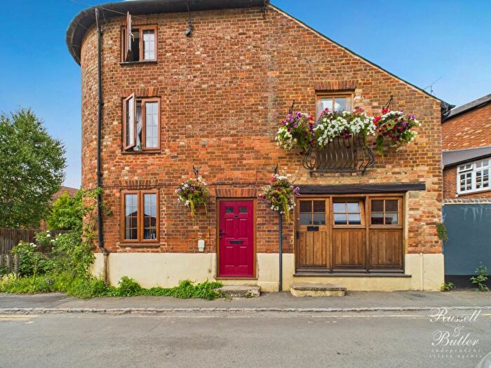 2 Bedroom House For Sale In Ford Street, Buckingham, MK18
