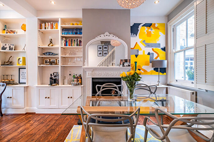 3 Bedroom Terraced House For Sale In Amies Street, London, SW11