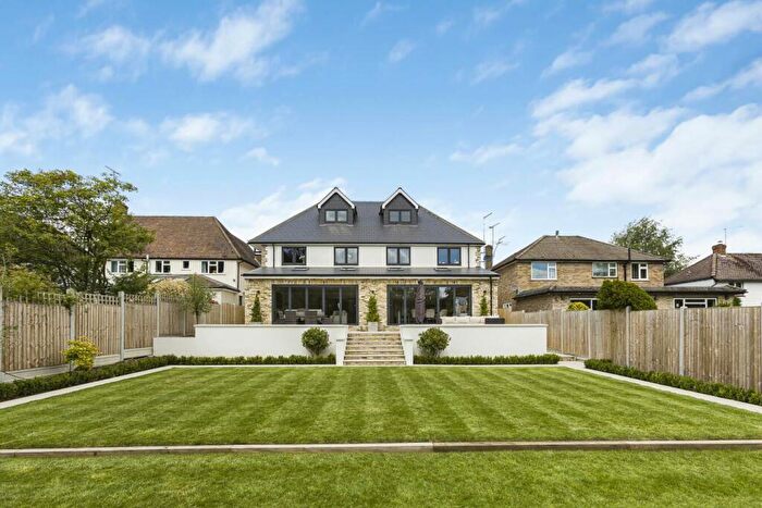 5 Bedroom Detached House For Sale In The Grove, Brookmans Park, Herts, AL9