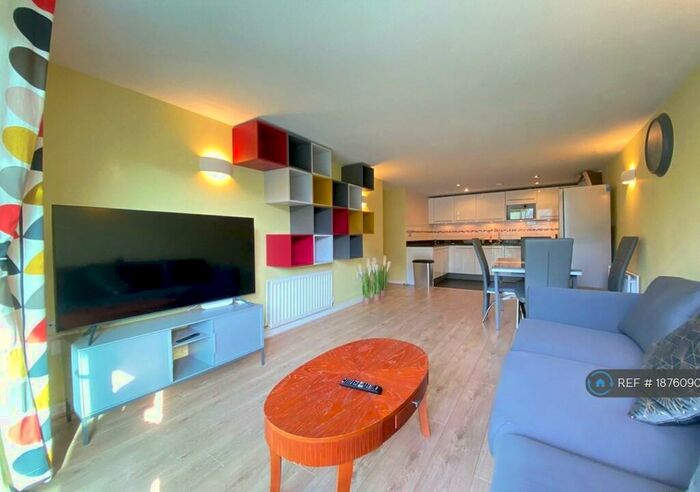 2 Bedroom Flat To Rent In Building, London, SE18