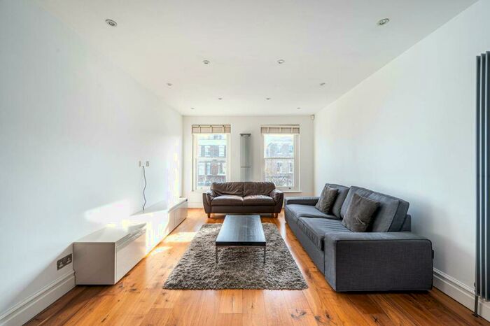 3 Bedroom Maisonette To Rent In Penn Road, Hillmarton Conservation Area, London, N7