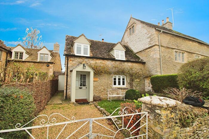 2 Bedroom Cottage To Rent In Ampney St. Peter, Cirencester, GL7
