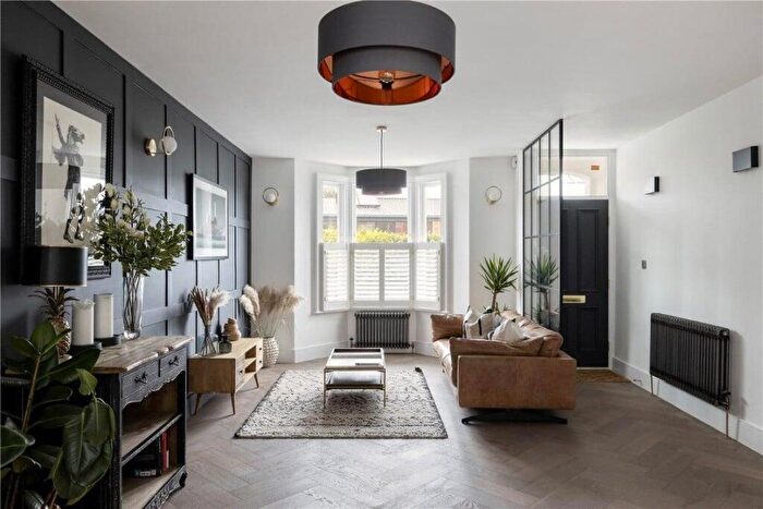 4 Bedroom House To Rent In Milkwood Road, Herne Hill, London, SE24