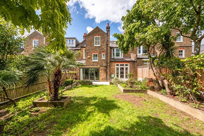 5 Bedroom Property To Rent In Hollingbourne Road, Herne Hill, London, SE24