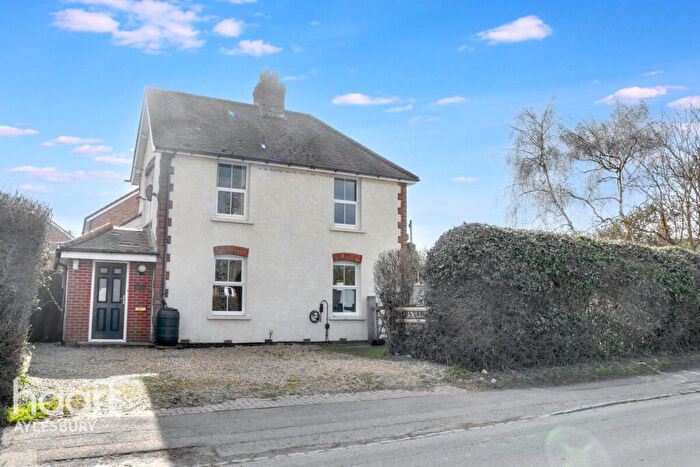 4 Bedroom Detached House For Sale In Main Street, Aylesbury, HP18