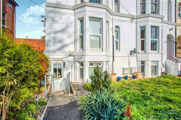 1 Bedroom Flat To Rent In Auckland Road East, Southsea, PO5