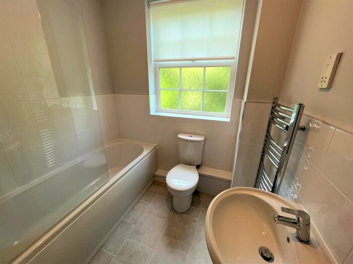 1 Bedroom Flat To Rent In Chaloner Grove, Wakefield, WF1