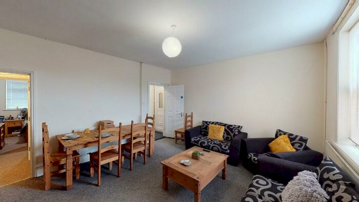 5 Bedroom Terraced House To Rent In Bed Student House For /, LN1