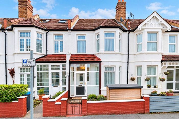 3 Bedroom Property For Sale In Links Road, Tooting, SW17