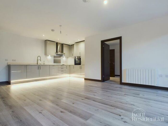 2 Bedroom Apartment To Rent In Eleanore House, Mill Wood, Maidstone, ME14