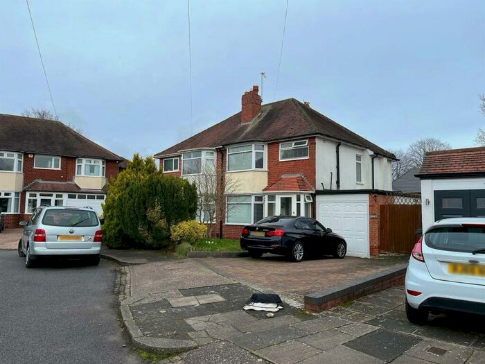 3 Bedroom House To Rent In Conway Avenue, Quinton, Birmingham, B32
