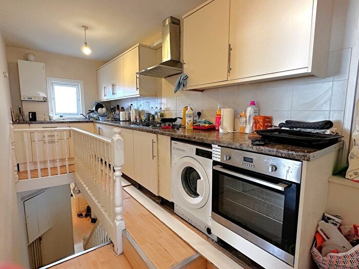 3 Bedroom Flat To Rent In Arundel Road, Brighton, BN2