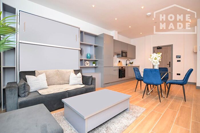 1 Bedroom Flat To Rent In Ballards Lane, London, N12