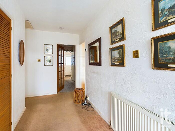 3 Bedroom Detached Bungalow For Sale In Manifold Drive, High Lane, Stockport, SK6