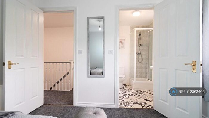 4 Bedroom Semi-Detached House To Rent In Scott Close, Stratford-Upon-Avon, CV37
