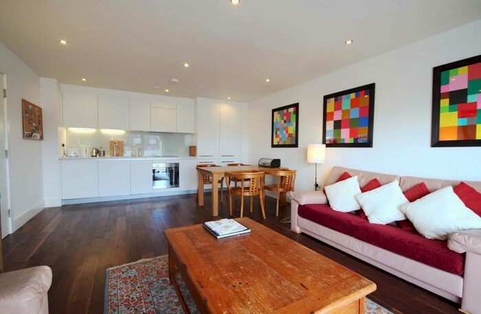 2 Bedroom Flat To Rent In Tiltman Place, London, N7