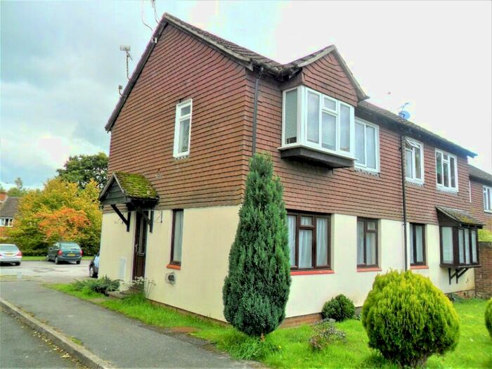 1 Bedroom Maisonette To Rent In Grafton Close, Bordon, Hampshire, GU35