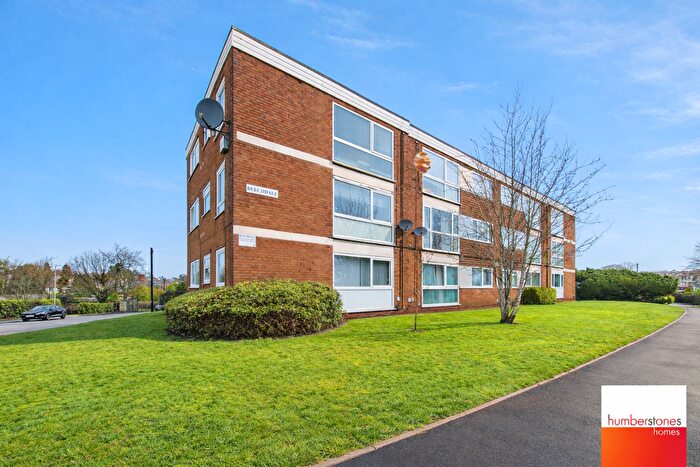 2 Bedroom Flat For Sale In Beechdale, Perry Hill Road, Oldbury, B68