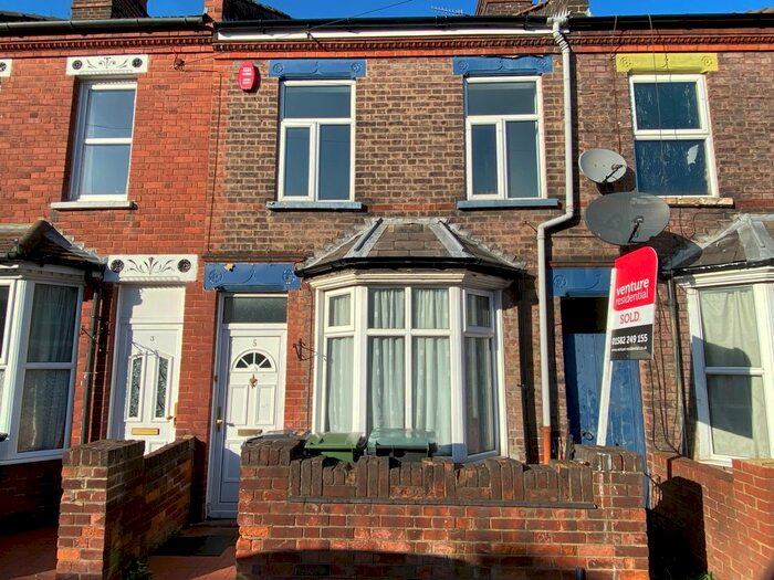 2 Bedroom Terraced House To Rent In Reginald Street, Luton LU2
