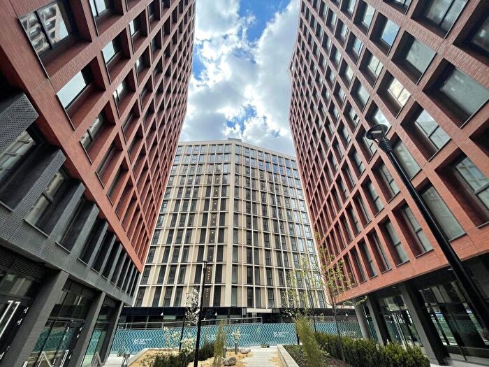 1 Bedroom Apartment To Rent In Manchester New Square, Whitworth Street, Manchester, M1