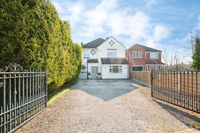 4 Bedroom Detached House For Sale In Sutton Road, Mile Oak, B78