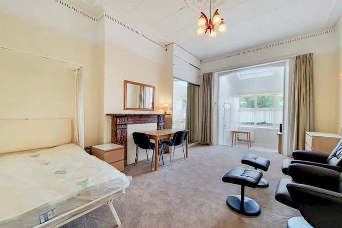 1 Bedroom Ground Flat To Rent In Newlands Park, London, SE26