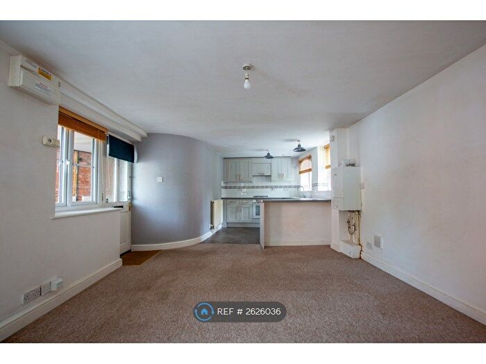 1 Bedroom Flat To Rent In Cheapside, Langport, TA10