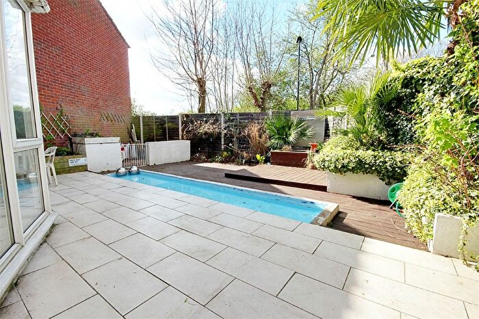 2 Bedroom Terraced House To Rent In Holmesdale, Waltham Cross, Middlesex, EN8