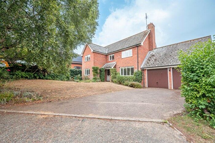 4 Bedroom Detached House For Sale In Drury Park, Snape, IP17