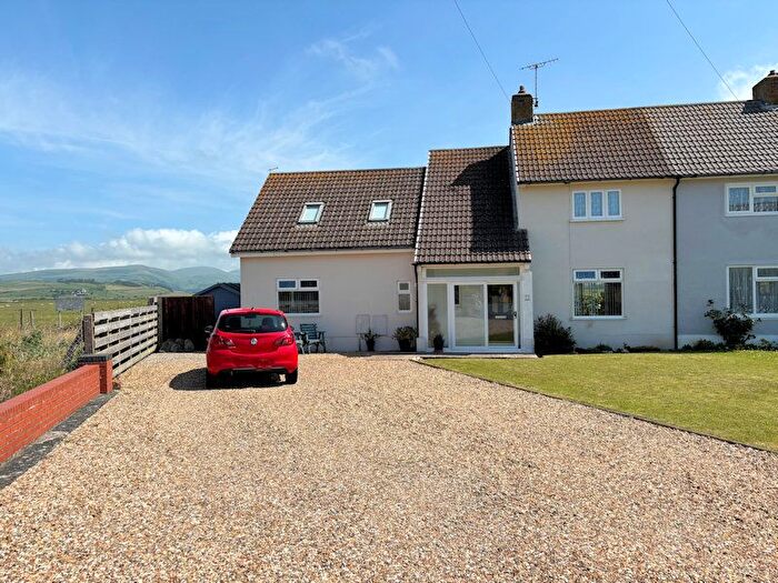 3 Bedroom Semi-Detached House For Sale In Sandilands Road, Tywyn, LL36
