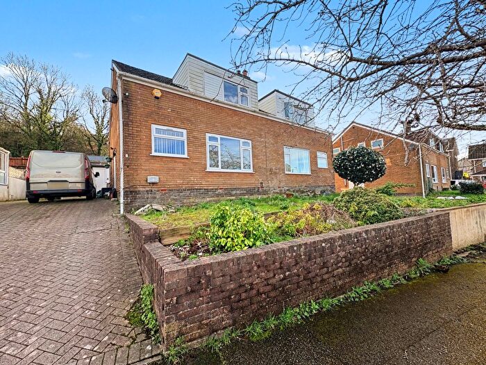 3 Bedroom Semi Detached House For Sale In Cherry Park, Plympton, PL7