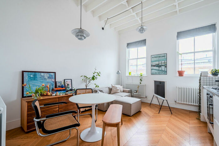 2 Bedroom Apartment To Rent In Broadway Market, London Fields, London, E8