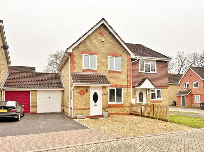 3 Bedroom Semi Detached House For Sale In Hainault Drive, Verwood, Dorset, BH31
