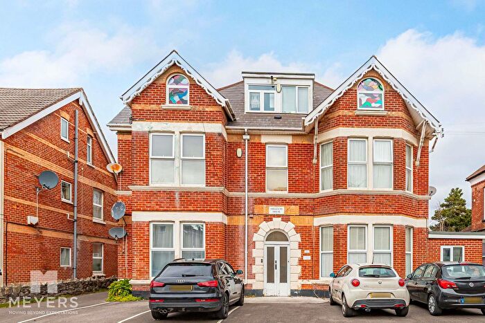 2 Bedroom Flat For Sale In Westby Road, Bournemouth, BH5