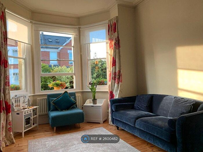 2 Bedroom Semi-Detached House To Rent In Bulwer Road, Herts, EN5