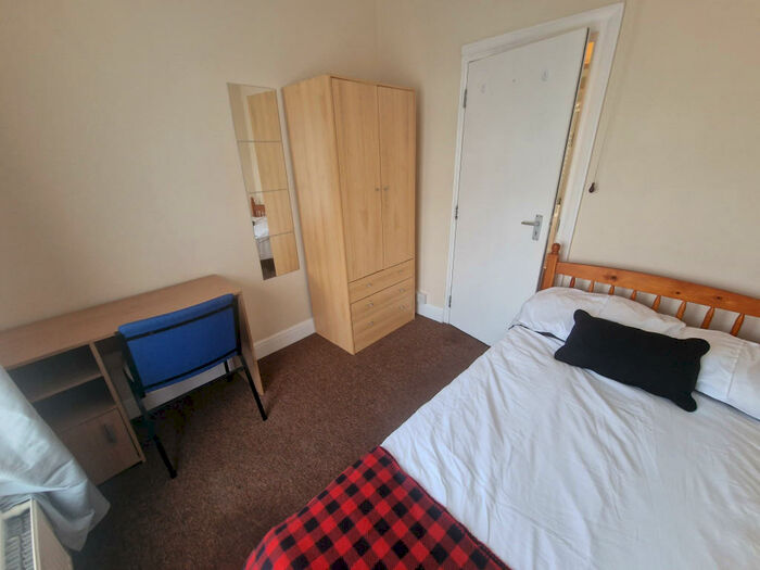 4 Bedroom House To Rent In Coombe Road, Brighton, BN2