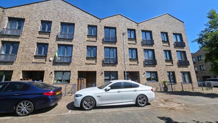 4 Bedroom Town House For Sale In Baynes Crescent, Dagenham, RM10