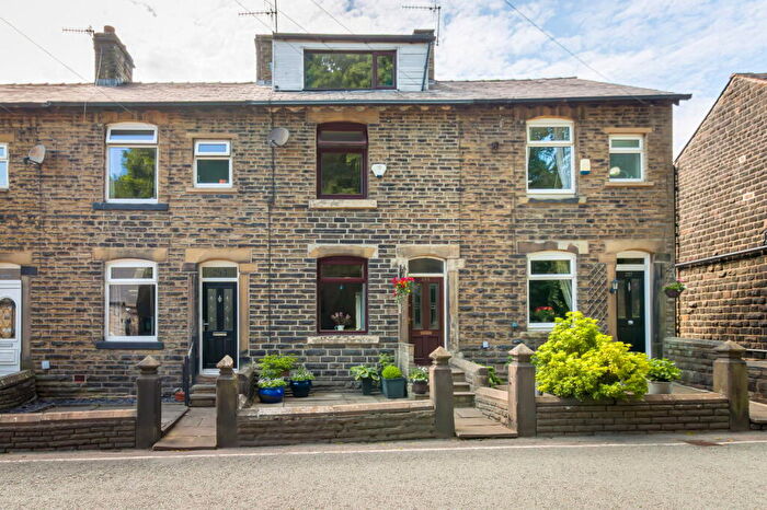 4 Bedroom Terraced House For Sale In Huddersfield Road, Diggle, Saddleworth, OL3