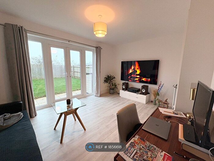 3 Bedroom End Of Terrace House To Rent In Whittle Drive, Luton, LU2