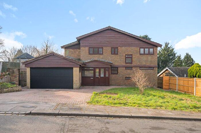 4 Bedroom Detached House To Rent In High Beech, South Croydon, CR2
